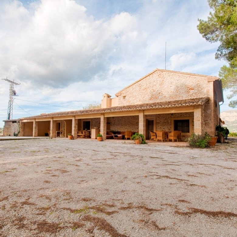 4 Bedroom 2 Bathroom finca in Gata de Gorgos - Caza De Casa