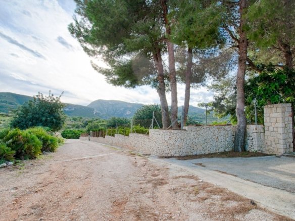 4 Bedroom 2 Bathroom finca in Gata de Gorgos - Caza De Casa