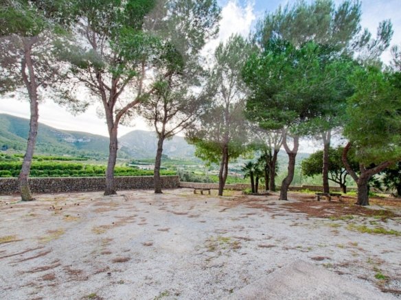 4 Bedroom 2 Bathroom finca in Gata de Gorgos - Caza De Casa