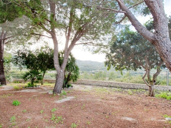 4 Bedroom 2 Bathroom finca in Gata de Gorgos - Caza De Casa