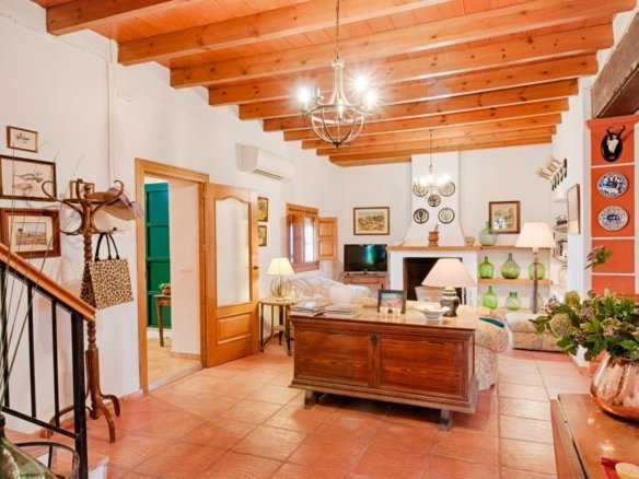 4 Bedroom 2 Bathroom finca in Gata de Gorgos - Caza De Casa