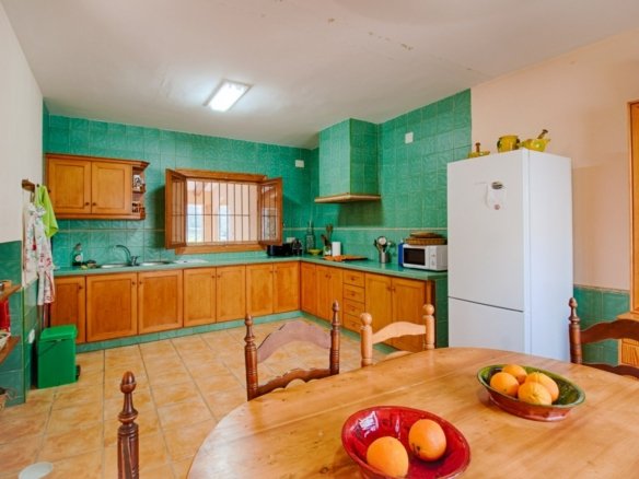 4 Bedroom 2 Bathroom finca in Gata de Gorgos - Caza De Casa