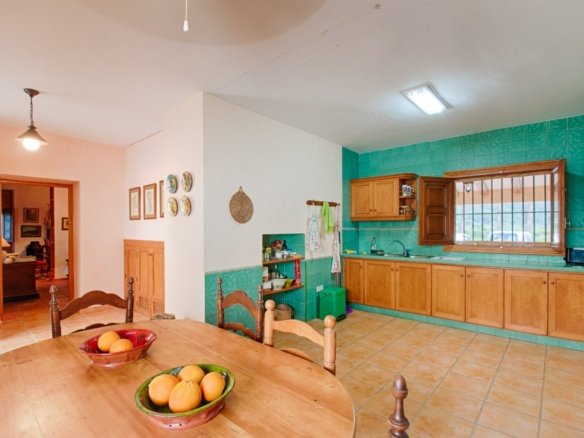 4 Bedroom 2 Bathroom finca in Gata de Gorgos - Caza De Casa