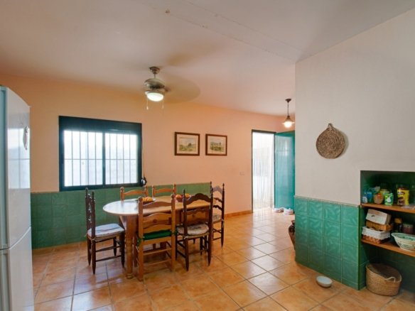 4 Bedroom 2 Bathroom finca in Gata de Gorgos - Caza De Casa