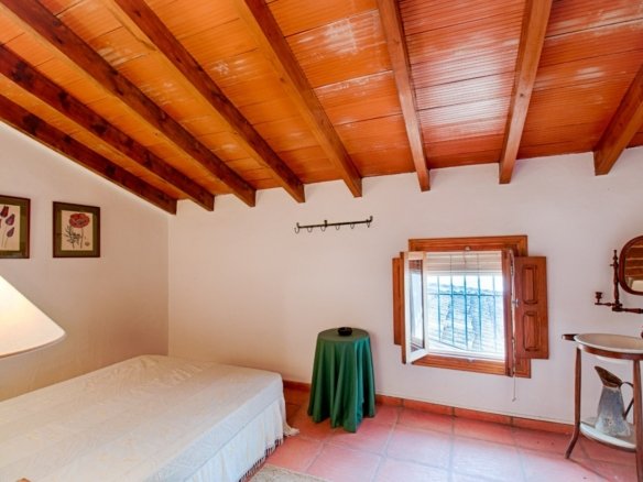 4 Bedroom 2 Bathroom finca in Gata de Gorgos - Caza De Casa