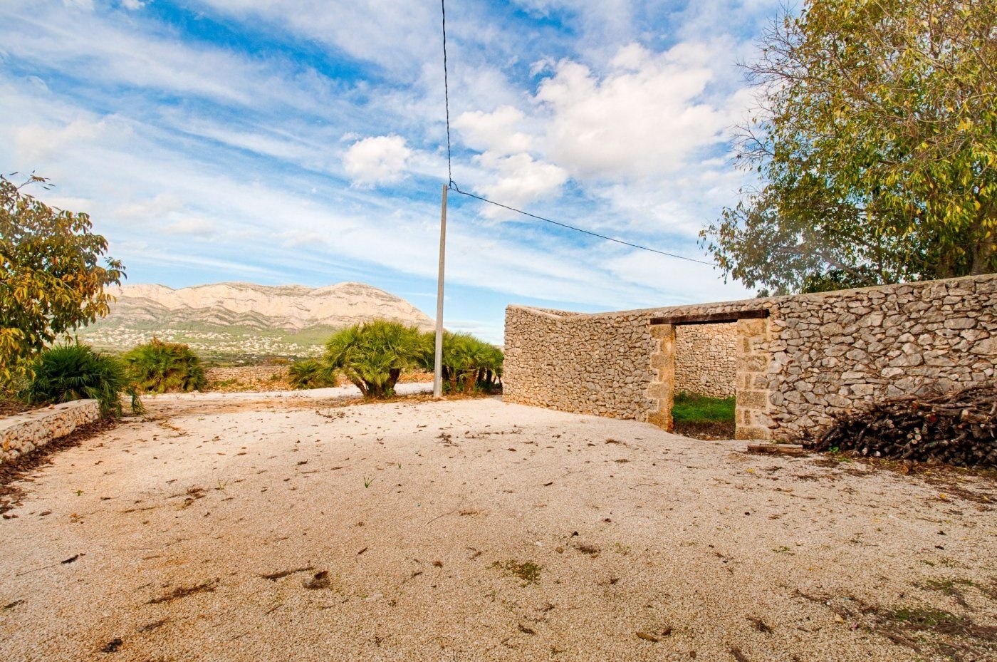 4 Bedroom 2 Bathroom finca in Gata de Gorgos - Caza De Casa