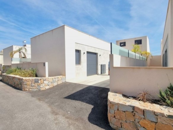 4 Bed 4 Bath Villa in Rojales - Caza De Casa