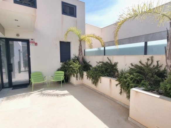4 Bed 4 Bath Villa in Rojales - Caza De Casa