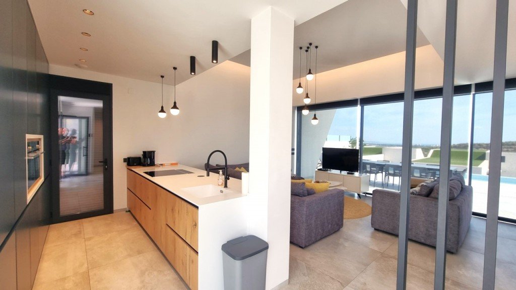 4 Bed 4 Bath Villa in Rojales - Caza De Casa