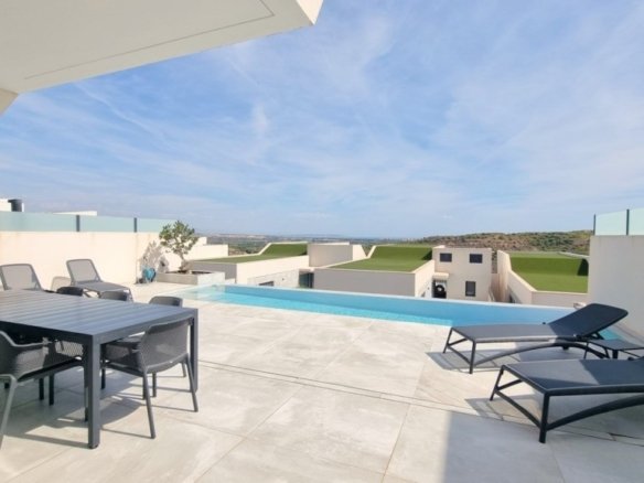 4 Bed 4 Bath Villa in Rojales - Caza De Casa