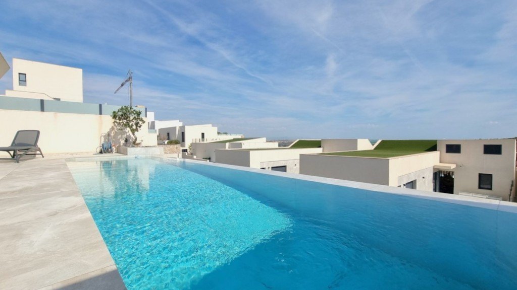 4 Bed 4 Bath Villa in Rojales - Caza De Casa