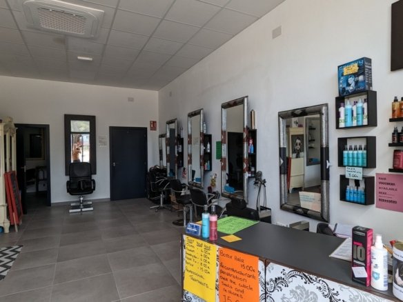 Commercial in Lo Crispin - Caza De Casa