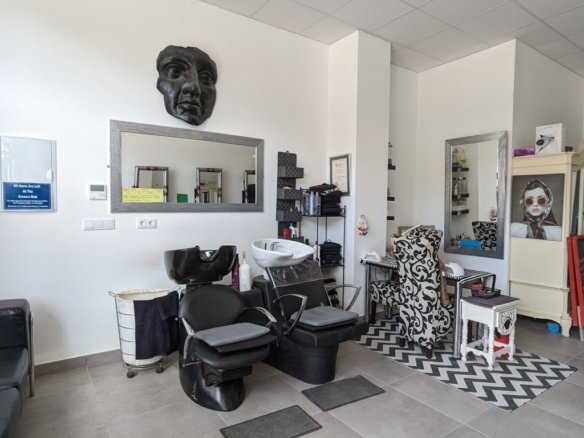 Commercial in Lo Crispin - Caza De Casa