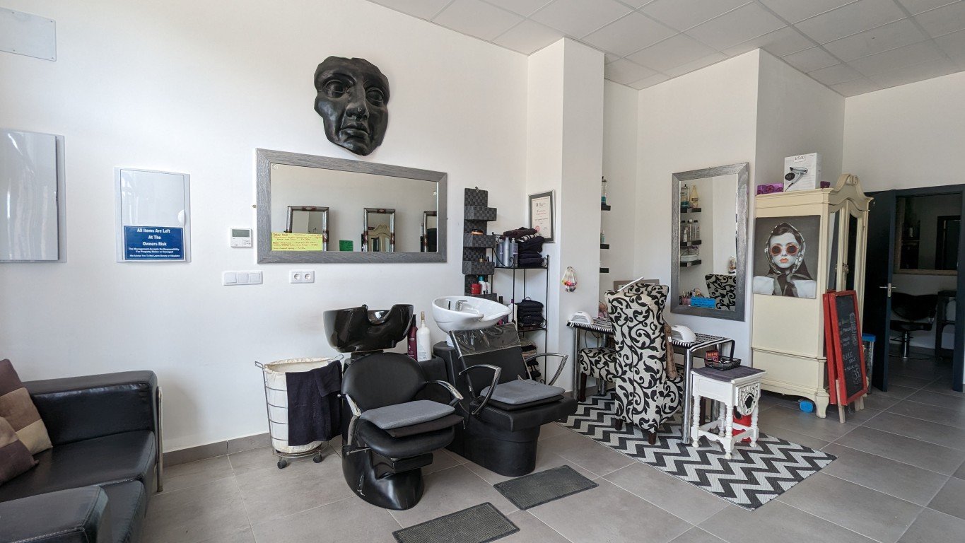 Commercial in Lo Crispin - Caza De Casa