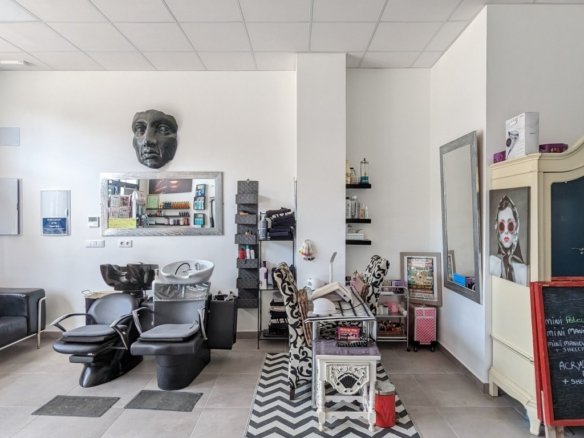 Commercial in Lo Crispin - Caza De Casa
