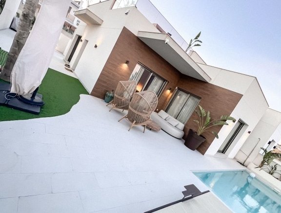 4 Bed 3 Bath Villa in San Miguel de Salinas - Caza De Casa