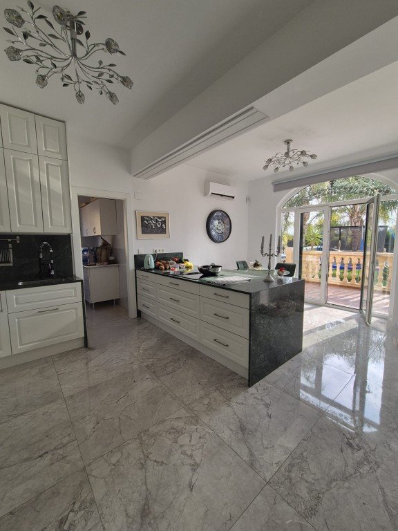 4 Bedroom 3 Bathroom Finca in Daya Vieja - Caza De Casa