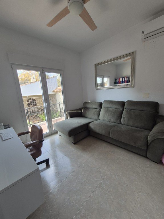 4 Bedroom 3 Bathroom Finca in Daya Vieja - Caza De Casa
