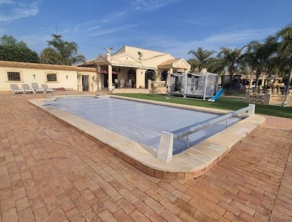 4 Bedroom 3 Bathroom Finca in Daya Vieja - Caza De Casa