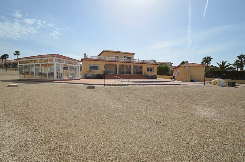 4 Bedroom 3 Bathroom Villa in Campos del Río - Caza De Casa