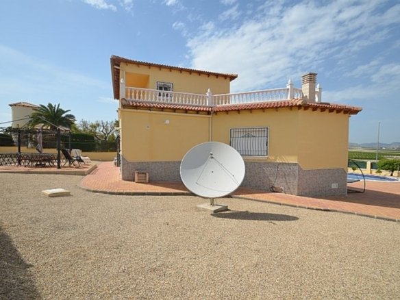 4 Bedroom 3 Bathroom Villa in Campos del Río - Caza De Casa