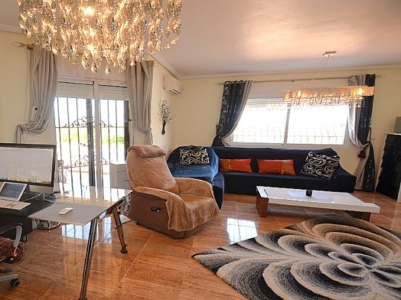4 Bedroom 3 Bathroom Villa in Campos del Río - Caza De Casa