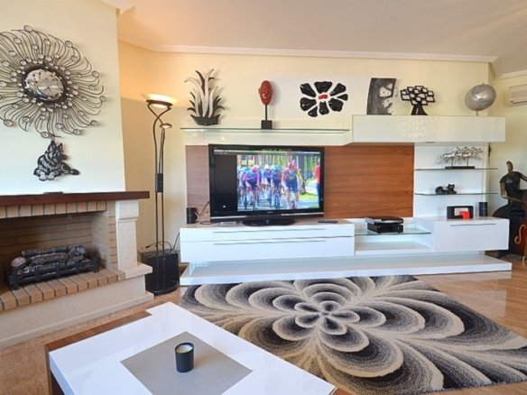 4 Bedroom 3 Bathroom Villa in Campos del Río - Caza De Casa