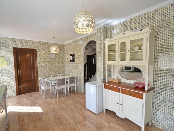 4 Bedroom 3 Bathroom Villa in Campos del Río - Caza De Casa