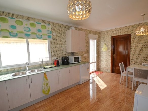 4 Bedroom 3 Bathroom Villa in Campos del Río - Caza De Casa