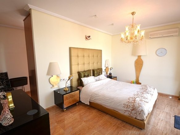 4 Bedroom 3 Bathroom Villa in Campos del Río - Caza De Casa