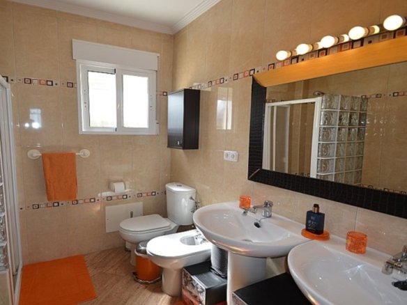 4 Bedroom 3 Bathroom Villa in Campos del Río - Caza De Casa
