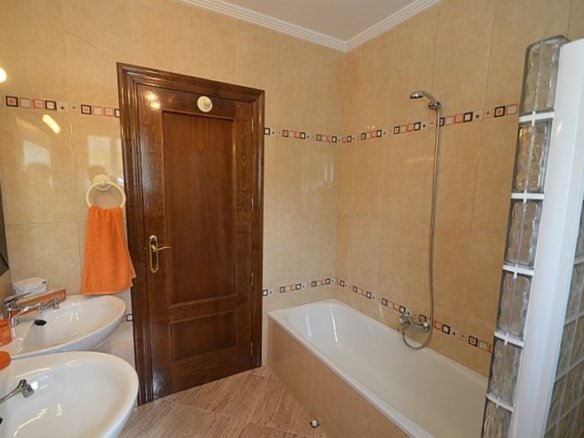 4 Bedroom 3 Bathroom Villa in Campos del Río - Caza De Casa