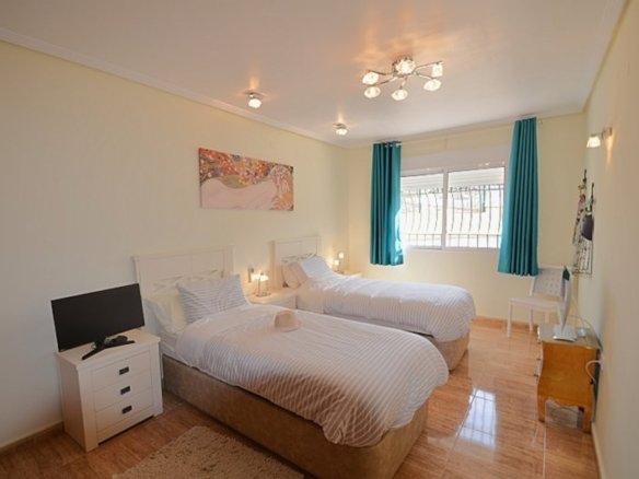 4 Bedroom 3 Bathroom Villa in Campos del Río - Caza De Casa