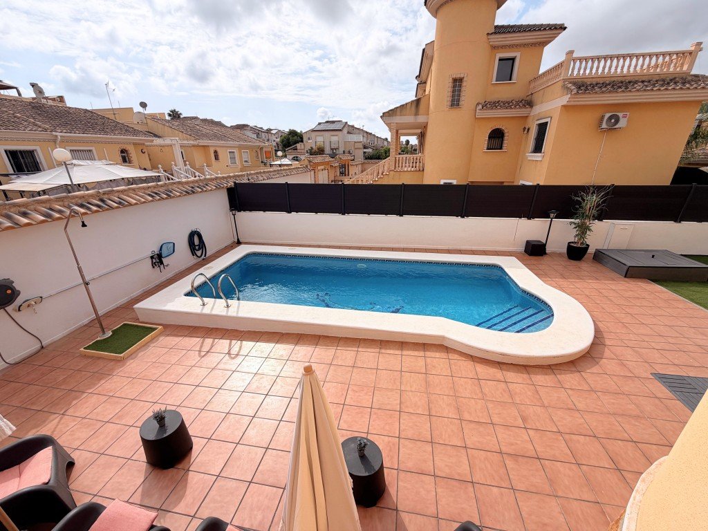 full_1569504_67258585 4 Bedroom 3 Bathroom Villa in Lo Crispin - Caza De Casa