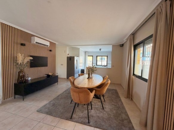 4 Bedroom 3 Bathroom Villa in Lo Crispin - Caza De Casa