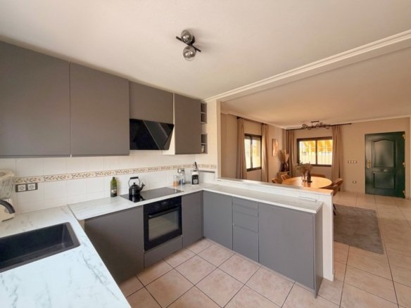 4 Bedroom 3 Bathroom Villa in Lo Crispin - Caza De Casa
