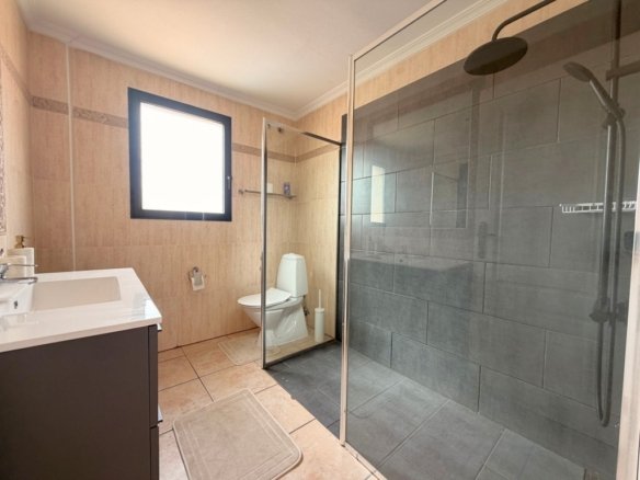 4 Bedroom 3 Bathroom Villa in Lo Crispin - Caza De Casa