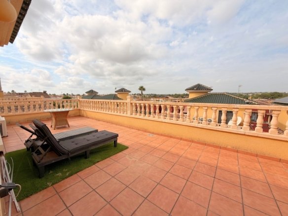 4 Bedroom 3 Bathroom Villa in Lo Crispin - Caza De Casa