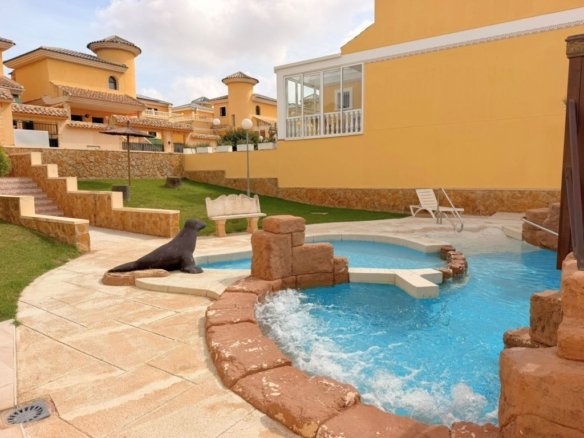 4 Bedroom 3 Bathroom Villa in Lo Crispin - Caza De Casa