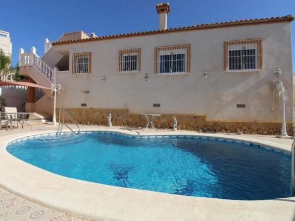 3 Bed 2 Bath Villa in San Miguel de Salinas - Caza De Casa