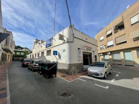 1 Bath Commercial in Rojales - Caza De Casa