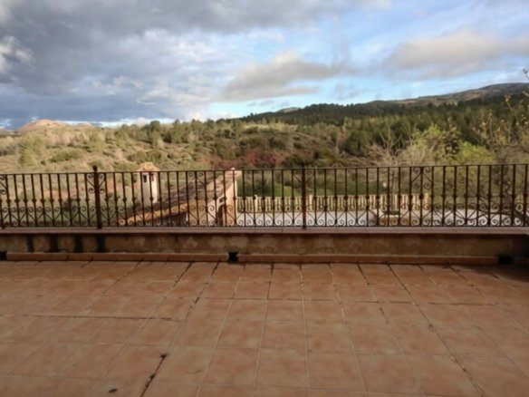Upper terrace with mountain views, Lorca estate