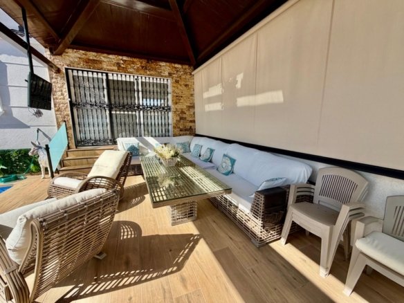 4 Bed 3 Bath Town House in Orihuela Costa - Caza De Casa