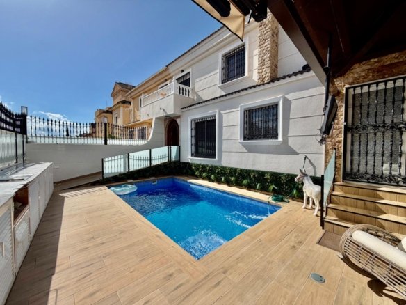 4 Bed 3 Bath Town House in Orihuela Costa - Caza De Casa