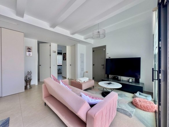 3 Bedroom 2 Bathroom Villa in San Miguel de Salinas - Caza De Casa