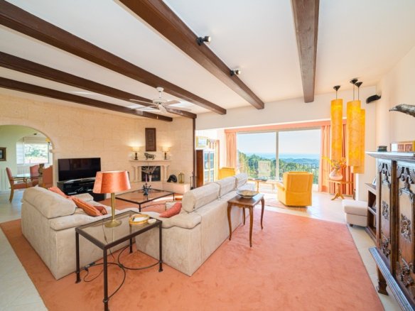 5 Bedroom 4 Bathroom Villa in Altea - Caza De Casa