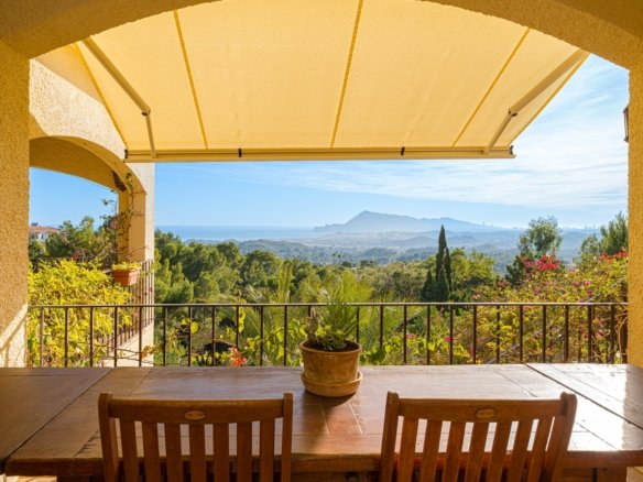 5 Bedroom 4 Bathroom Villa in Altea - Caza De Casa