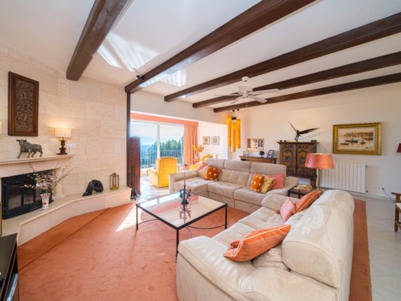 5 Bedroom 4 Bathroom Villa in Altea - Caza De Casa