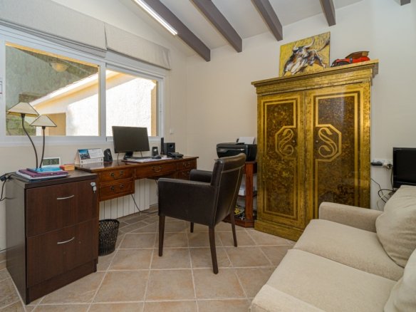 5 Bedroom 4 Bathroom Villa in Altea - Caza De Casa
