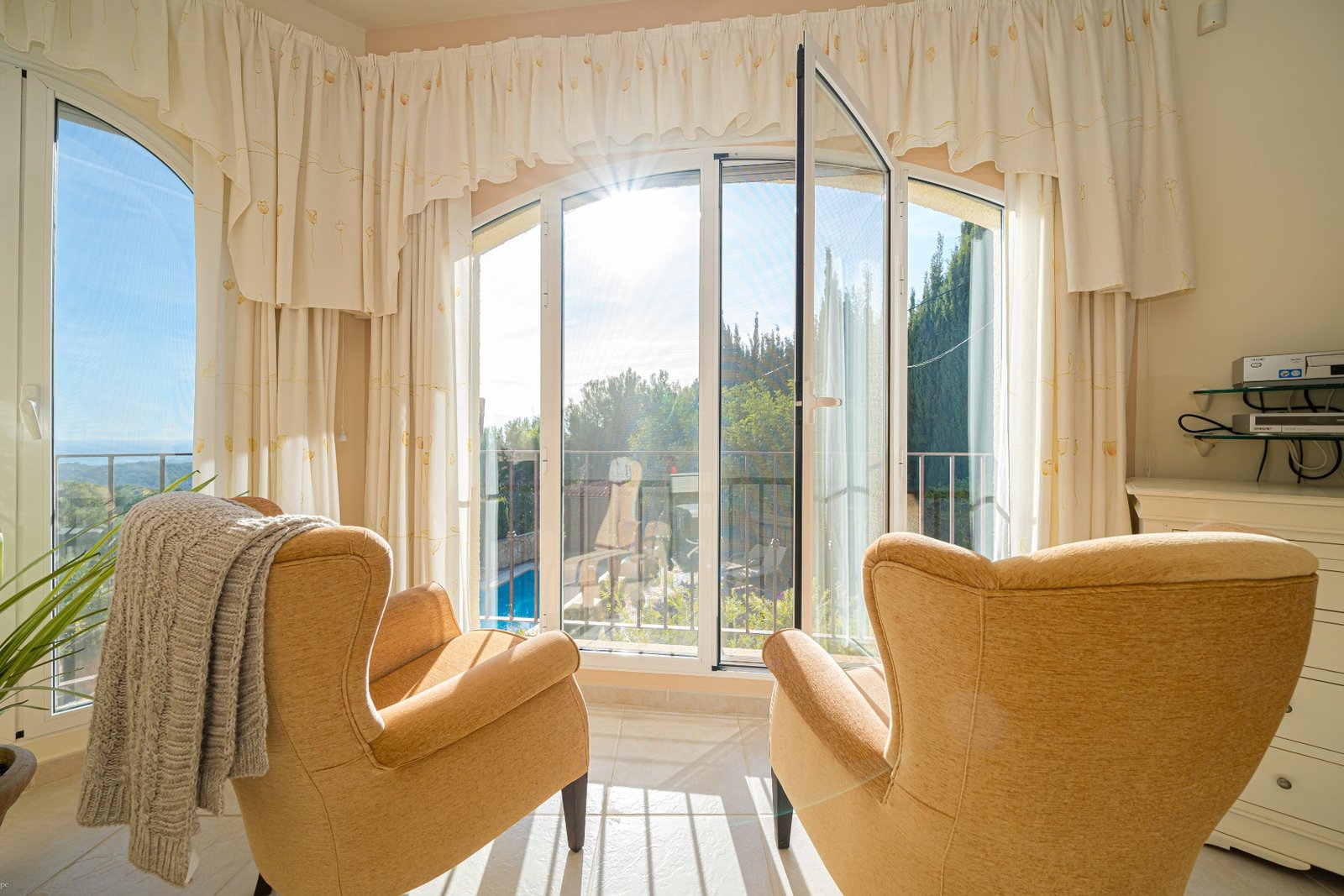 5 Bedroom 4 Bathroom Villa in Altea - Caza De Casa